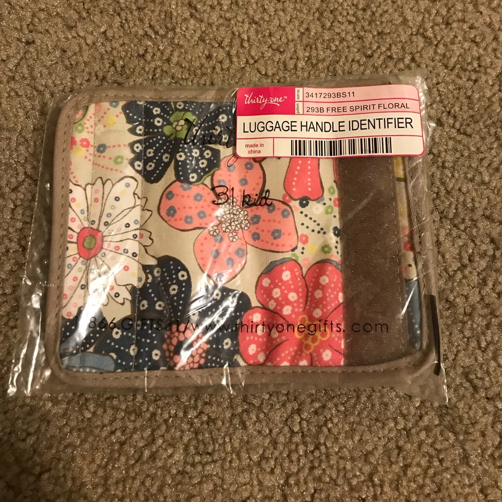 NWT ThirtyOne Luggage Handle Identifier